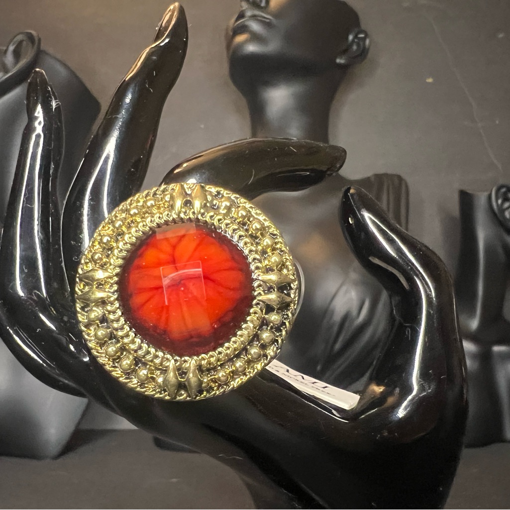 Ami Red And Gold Ornate Ring